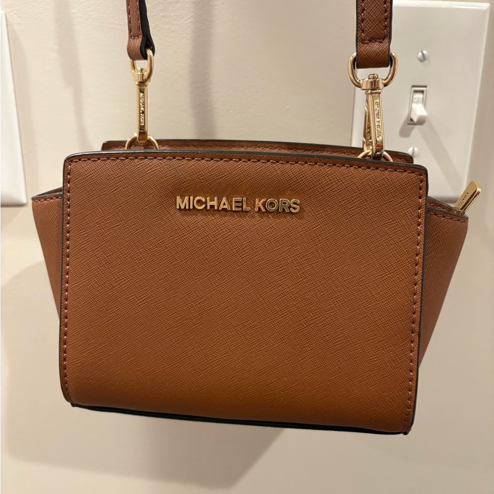 NEW-Michael Kors Tan Crossbody Bag